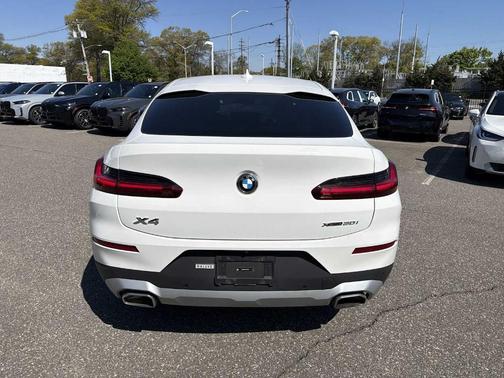 Alpine White 2025 BMW X4 xDrive30i