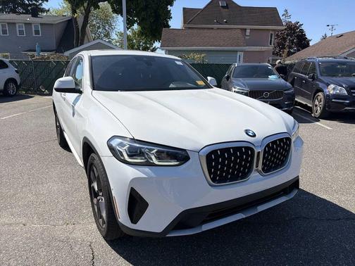 Alpine White 2025 BMW X4 xDrive30i