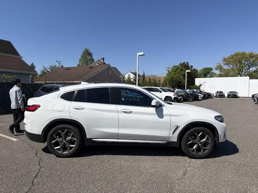 Alpine White 2025 BMW X4 xDrive30i