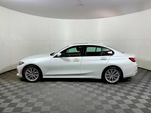 2023 BMW 330 i xDrive