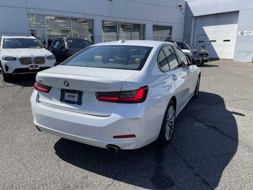 2023 BMW 330 i xDrive