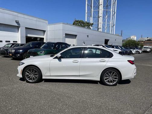 2023 BMW 330 i xDrive