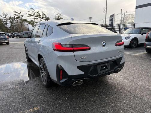 2023 BMW X4 xDrive30i