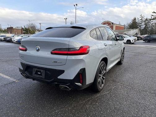 2023 BMW X4 xDrive30i