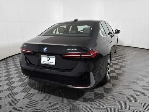 2025 BMW i5 xDrive40