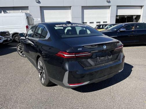2025 BMW i5 xDrive40