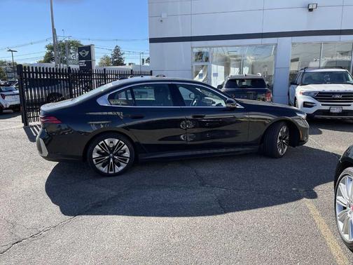 2025 BMW i5 xDrive40