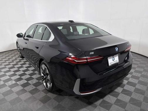 2025 BMW i5 xDrive40