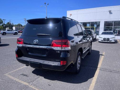2021 Toyota Land Cruiser