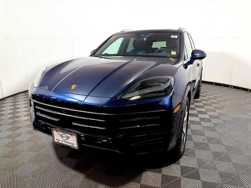 BL 2024 Porsche Cayenne Base