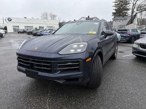 BL 2024 Porsche Cayenne Base