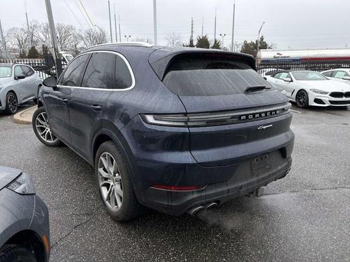 BL 2024 Porsche Cayenne Base