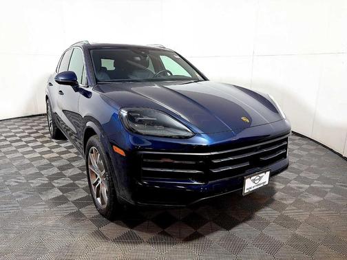 BL 2024 Porsche Cayenne Base