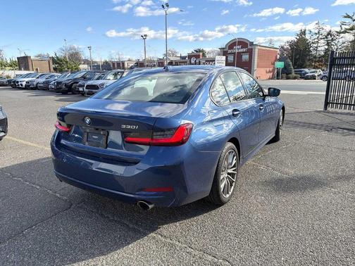 2023 BMW 330 i xDrive