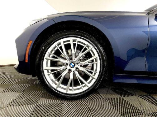 2023 BMW 330 i xDrive