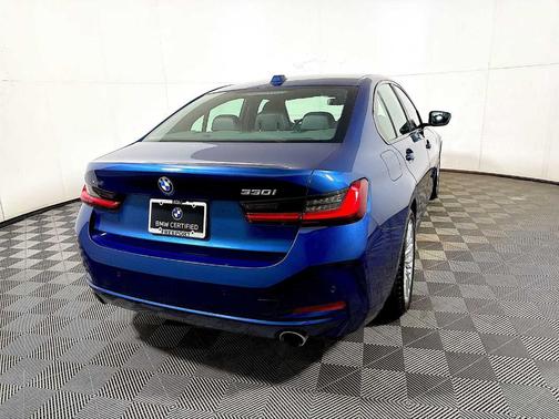 2023 BMW 330 i xDrive