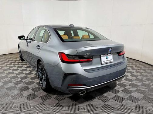 2025 BMW 330 i xDrive