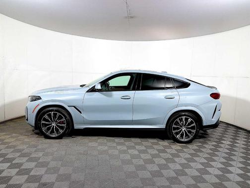 Gray Metallic 2024 BMW X6 xDrive40i