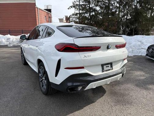 2024 BMW X6 xDrive40i