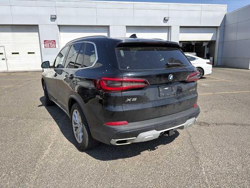 Jet Black 2023 BMW X5 xDrive40i