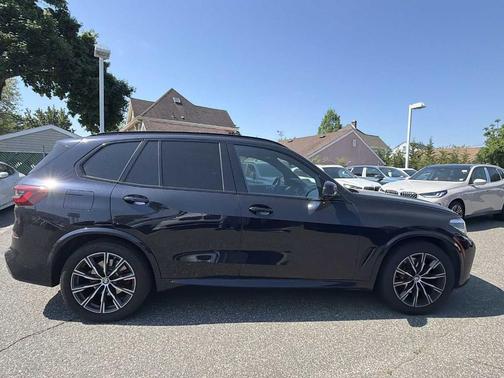 Carbon Black Metallic 2023 BMW X5 xDrive40i