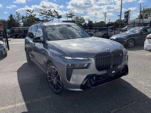 2025 BMW X7 M60i