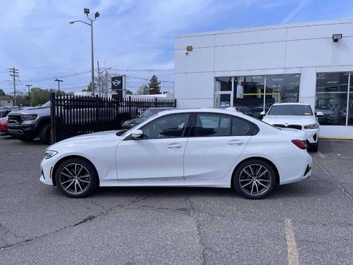 2022 BMW 330 i xDrive