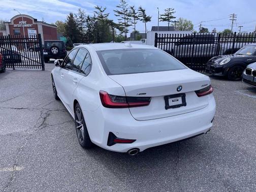2022 BMW 330 i xDrive