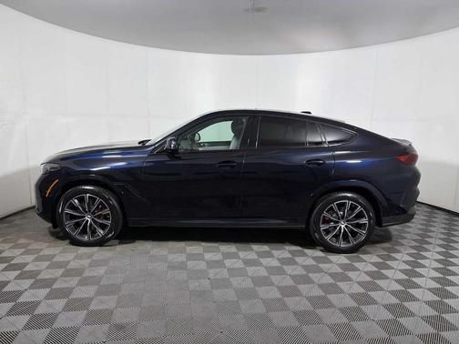 Carbon Black Metallic 2024 BMW X6 xDrive40i