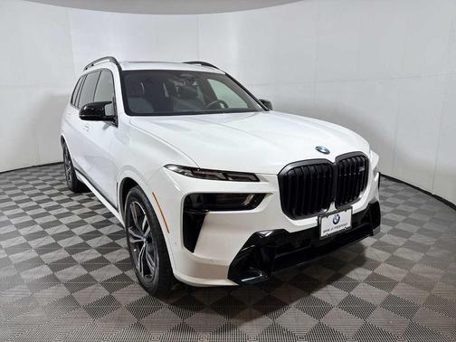 2025 BMW X7 M60i