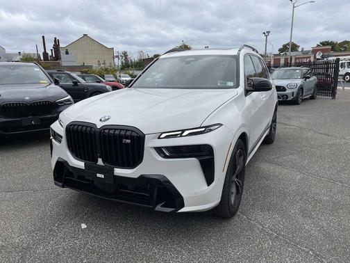2025 BMW X7 M60i