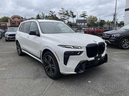 2025 BMW X7 M60i