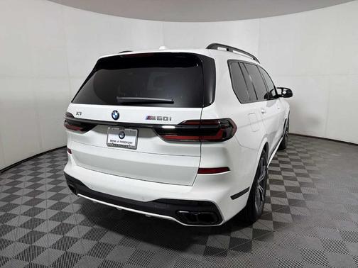2025 BMW X7 M60i