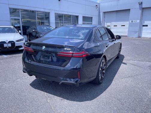2024 BMW 540 i xDrive