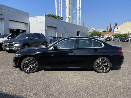 2025 BMW 330 i xDrive