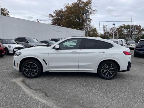 2023 BMW X4 xDrive30i