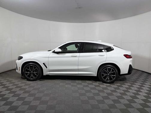 2023 BMW X4 xDrive30i