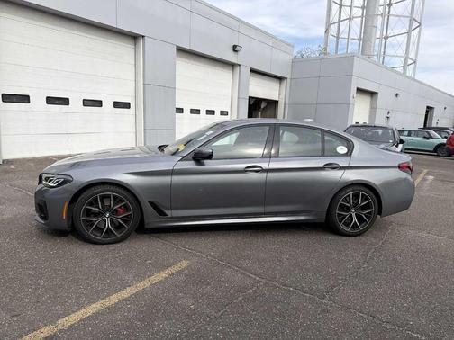 2023 BMW 530 i xDrive