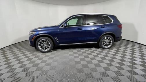Photo 5 of 17 of 2022 BMW X5 xDrive40i