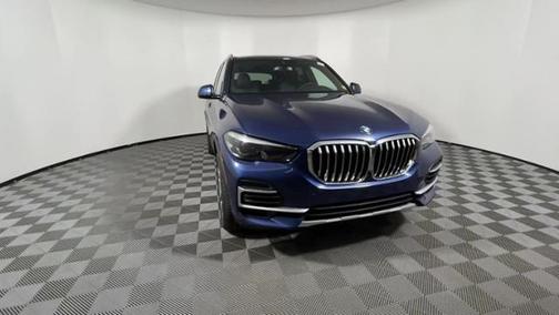 Photo 3 of 17 of 2022 BMW X5 xDrive40i