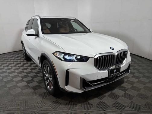 Alpine White 2024 BMW X5 xDrive40i