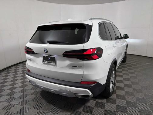 Alpine White 2024 BMW X5 xDrive40i