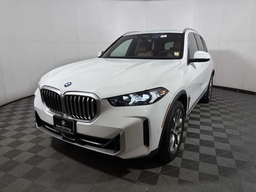 Alpine White 2024 BMW X5 xDrive40i