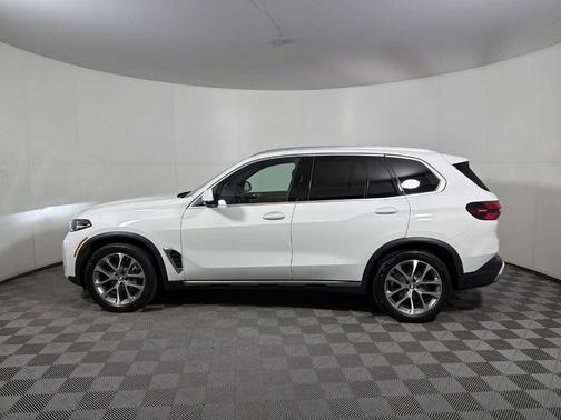 Alpine White 2024 BMW X5 xDrive40i
