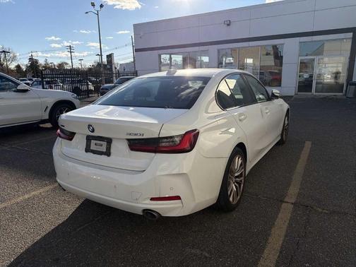 2023 BMW 330 i xDrive