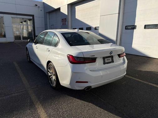 2023 BMW 330 i xDrive