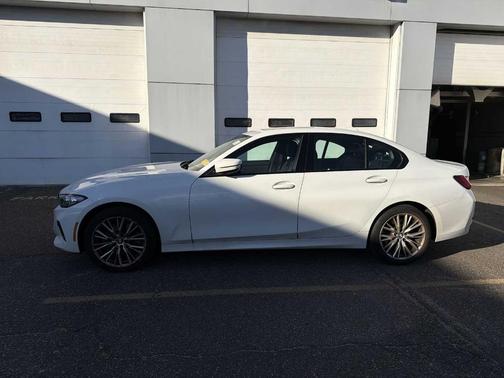2023 BMW 330 i xDrive