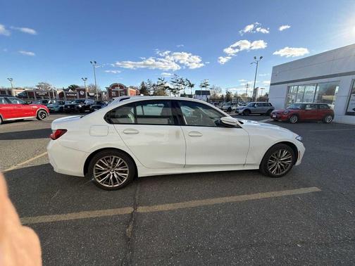2023 BMW 330 i xDrive