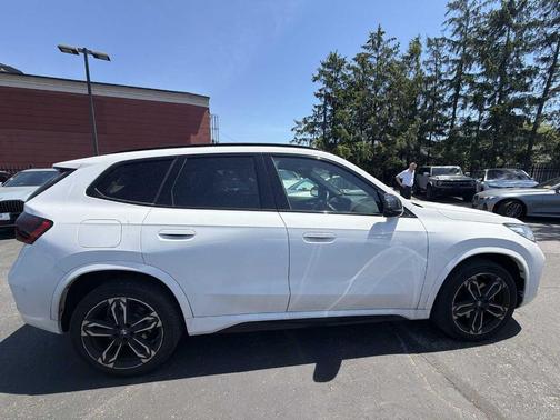 Alpine White 2023 BMW X1 xDrive28i