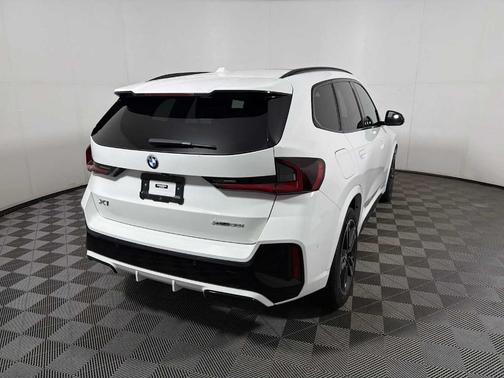 Alpine White 2023 BMW X1 xDrive28i